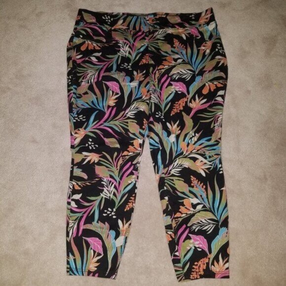NWT Terra & Sky Tropical Pull-On Jeggings 3X 24W-26W Black Floral Elastic Waist - Picture 1 of 10